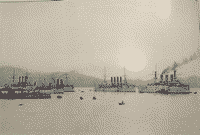 Корабли Тихоокеанской эскадры в Порт-Артуре. Справа - эскадренный броненосец "Пересвет", 1903 год