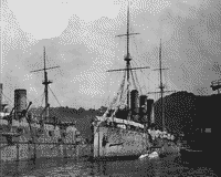Броненосец "Суво" и крейсер "Отова" в Йокосуке, 14 октября 1906 года