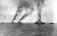 Линейный корабль "Пантелеймон" ведет колонну броненосцев Черноморского флота, 1912-1913 годы