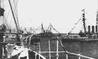 Николай II проводит смотр линейным кораблям-додредноутам Черноморского флота с мостика императорской яхты "Штандарт", 2 июня 1914 года