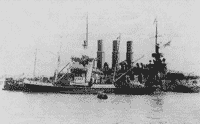 Спасательный пароход "Силач" у борта поврежденного "Ретвизана", январь 1904 года