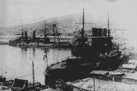 "Ретвизан" в Восточном бассейне во время восстановительных работ, апрель-май 1904 года