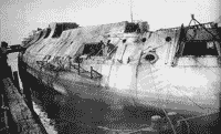 Линейный корабль "Гражданин" во время разборки, начало 1920-х годов
