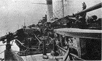 Повреждения эскадренного броненосца "Орел", вид с кормового мостика на спардек, 1905 год