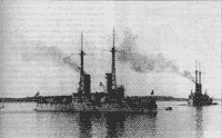 Линейные корабли "Андрей Первозванный" (слева) и "Император Павел I", 1912 год
