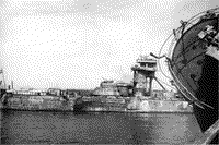 Линейный корабль "Марат" в роли плавучей батареи