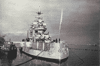 Линейный корабль "Парижская Коммуна" в Поти, 1942 год