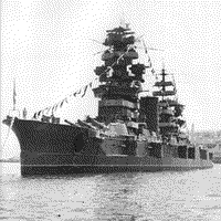 Линейный корабль "Севастополь" на бочках в Северной бухте Севастополя, ноябрь 1945 года