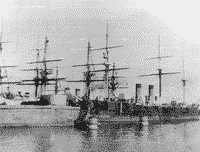 Крейсер "Минин" в резерве, за ним видны "Герцог Эдинбургский" и "Генерал-адмирал".