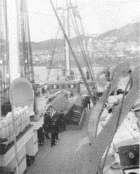 На палубе полуброненосного фрегата "Память Азова" во Владивостоке, 1890-е годы