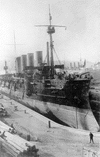 Броненосный крейсер "Громобой" в сухом доке во Владивостоке