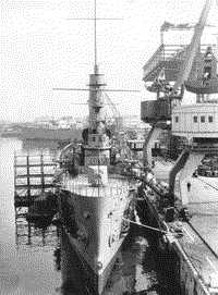 Крейсер "Аврора" у достроечной стенки завода имени Жданова, лето 1987 года