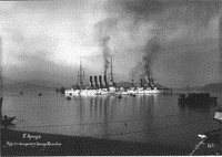 Крейсер "Варяг" и броненосец "Полтава" в западном бассейне Порт-Артура, 1902-1903 годы