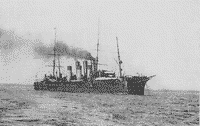 Погрузка угля на крейсер "Олег" со вспомогательного крейсера "Рион", 1905 год
