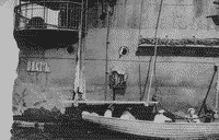 Повреждения кормовой части крейсера "Олег", полученные в Цусимском сражении, 1905 год