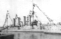 Броненосный крейсер "Адмирал Макаров" на Неве, 1 мая 1918 года