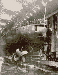 Крейсер "Баян" в эллинге перед спуском, 2 августа 1908 года