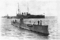 Подводная лодка "Акула" и броненосный крейсер "Рюрик", 1913 год