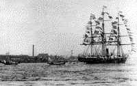 Крейсер 2-го ранга "Стрелок", расцвеченный флагами по случаю спуска на воду броненосца "Ослябя" и минного транспорта "Амур". Санкт-Петербург, 27 октября 1898 года
