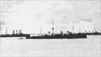 Крейсеры "Аврора", "Жемчуг" и "Олег" (слева направо) на рейде Манилы, июнь-октябрь 1905 года