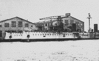 Крейсера "Жемчуг" и "Изумруд" на достройке у Невского завода, 1903 год