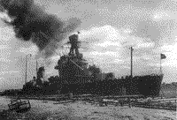 Крейсер "Киров" ведет огонь по позициям противника во время наступления на Карельском перешейке, 7 июля 1944 года