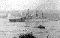 Крейсер управления "Жданов" в Северной бухте Севастополя, октябрь 1988 года