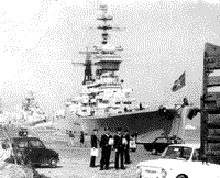 Крейсер "Адмирал Ушаков" и БПК "Отважный" в Мессине, октябрь 1973 года