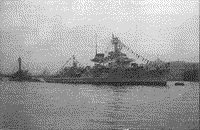 Легкий крейсер "Адмирал Макаров" и монитор "Выборг" на Неве. Ленинград, ноябрь 1947 года