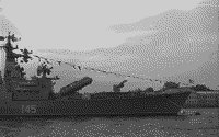 Ракетный крейсер пр. 58 "Грозный" на Неве, июль 1988 года