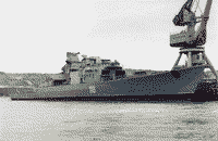 Ракетный крейсер "Адмирал Головко" на разборке в Инкермане, начало 2003 года