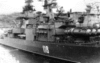 Ракетный крейсер пр. 58 "Адмирал Головко" у 12 причала в Севастополе, 3 мая 1990 года