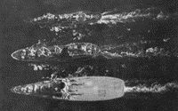 Заправка противолодочного крейсера "Ленинград" и БПК "Скорый" с танкера "Борис Чиликин", Красное море, 1974 год