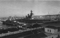 Противолодочный крейсер "Ленинград" и СКР "Безукоризненный" в столице Алжира, сентябрь 1981 года