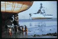Противолодочный крейсер "Ленинград" в Аланге, Индия в ожидании разделки, 1995 год