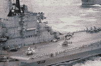 Тяжелый авианесущий крейсер "Киев" и танкер "Днестр", 1987 год