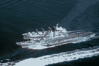 Тяжелый авианесущий крейсер "Минск" и танкер "Борис Чиликин" в Средиземном море, 1979 год