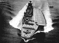 Тяжелый авианесущий крейсер "Баку" на полном ходу