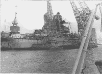Тяжелый атомный ракетный крейсер "Фрунзе" во время достройки на Неве, 1982 год