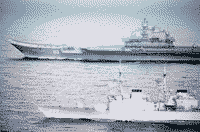 Американский эсминец "Дейо" и ТАКР "Адмирал Кузнецов" в Средиземном море, 10 декабря 1991 года