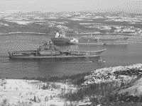 Тяжелый авианесущий крейсер "Адмирал Кузнецов" и транспорт "Белокаменка", 11 апреля 2008 года 10:16