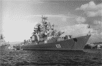 Большой противолодочный корабль "Красный Кавказ" на параде на День Флота