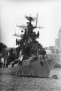 Большой противолодочный корабль "Славный" на Неве, 1990 год