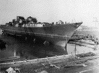 Боковой спуск большого противолодочного корабля "Адмирал Октябрьский", 21 мая 1971 года