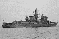 Большой противолодочный корабль "Азов" на рейде Феодосии, август 1980 года