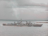 Большой противолодочный корабль "Керчь" входит в Севастопольскую бухту, 9 ноября 2007 года 13:17