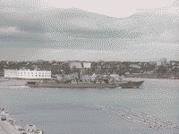 Большой противолодочный корабль "Керчь" входит в Севастопольскую бухту, 9 ноября 2007 года 13:18