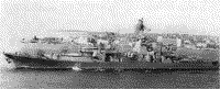 Большой противолодочный корабль "Николаев" выходит из Севастопольской бухты, 1975 год
