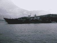 Большой противолодочный корабль "Очаков" на консервации в Троицкой бухте Севастополя, 8 декабря 2008 года 16:44