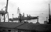 Большой противолодчный корабль "Петропавловск" в Петропавловске-Камчатском, июль 1980 года
